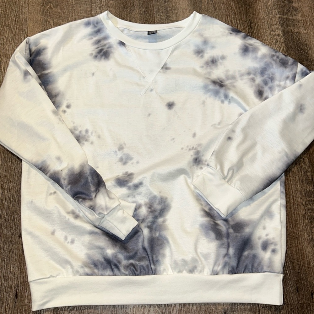 SHEIN crewneck